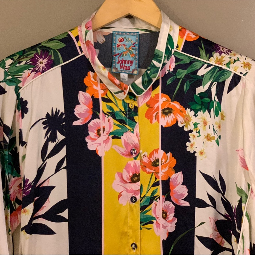 Johnny Was Andrea Silk Button Down Blouse Size L - Picture 11 of 16